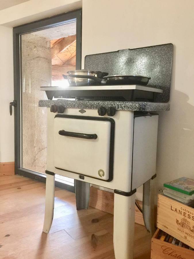Anneyron Magnificent Renovated Farmhouse - 10 Min A7 - 아파트 외부 사진